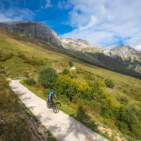 Nebesa 샬레 코바리드